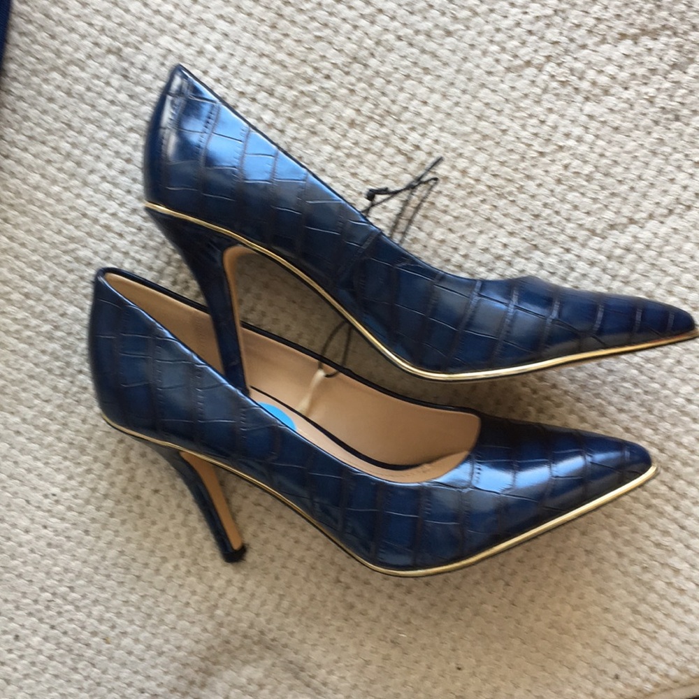Andrew Marc New York Blue Reptile & Gold Heels - Picture 2 of 2